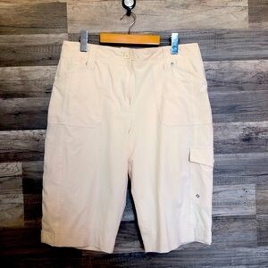 Orly High Waisted Travel Burmuda Cargo Shorts Size 10